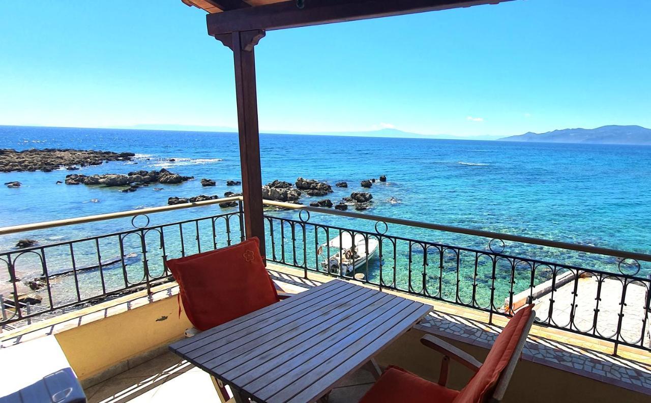 Stoúpa Halikoura Beach Apartments מראה חיצוני תמונה